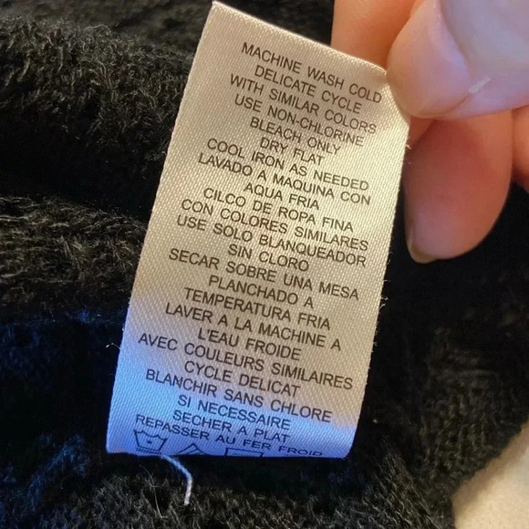 NINALEONARD little black sweater - Picture 8 of 8